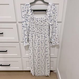 House of Harlow 1960 white linen midi dress / blue floral accent